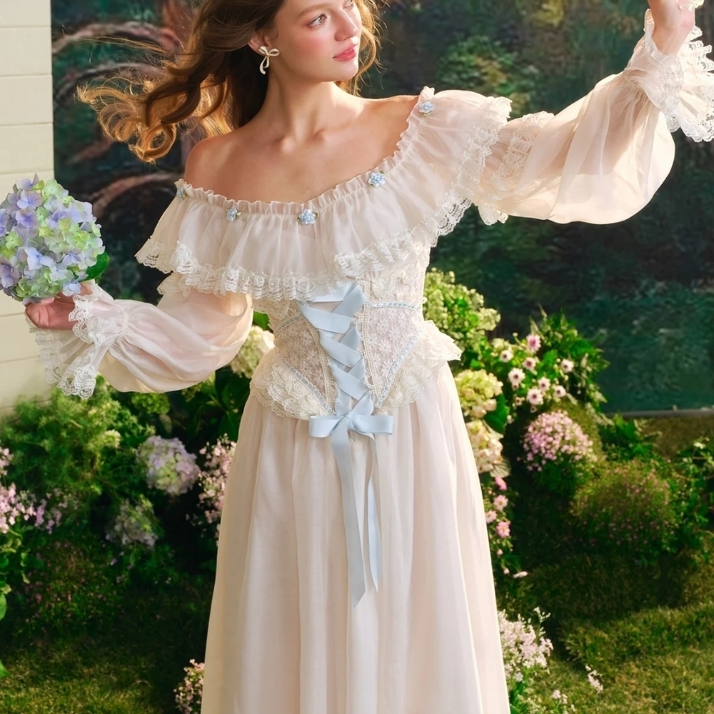 Romantic Off-Shoulder Lace Chemise - Picture 2 of 10